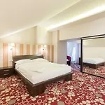 מלון Bacolux Craiovita, 3*