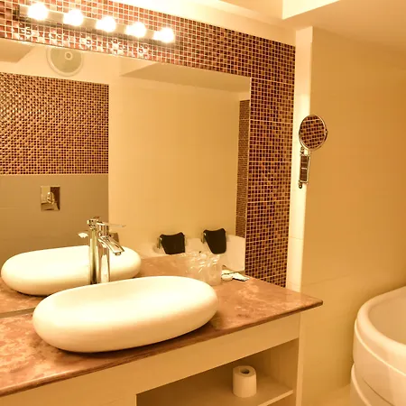 Bacolux Craiovita, Hotel