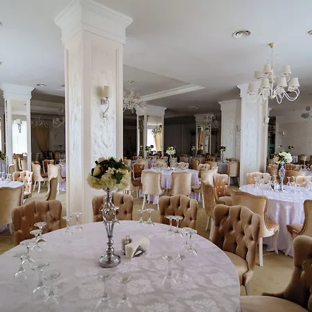 Bacolux Craiovita, Hotel 3*