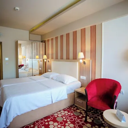 Bacolux Craiovita, 3*