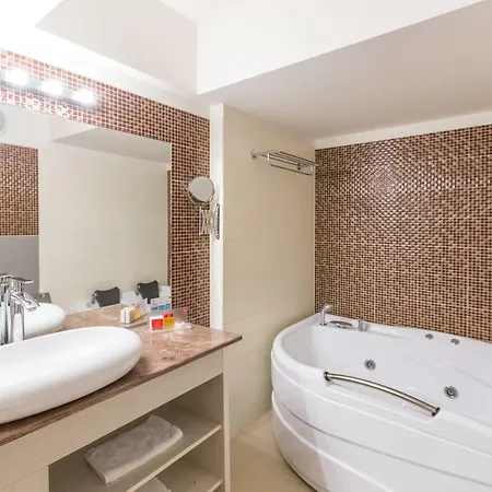 Bacolux Craiovita, 3*